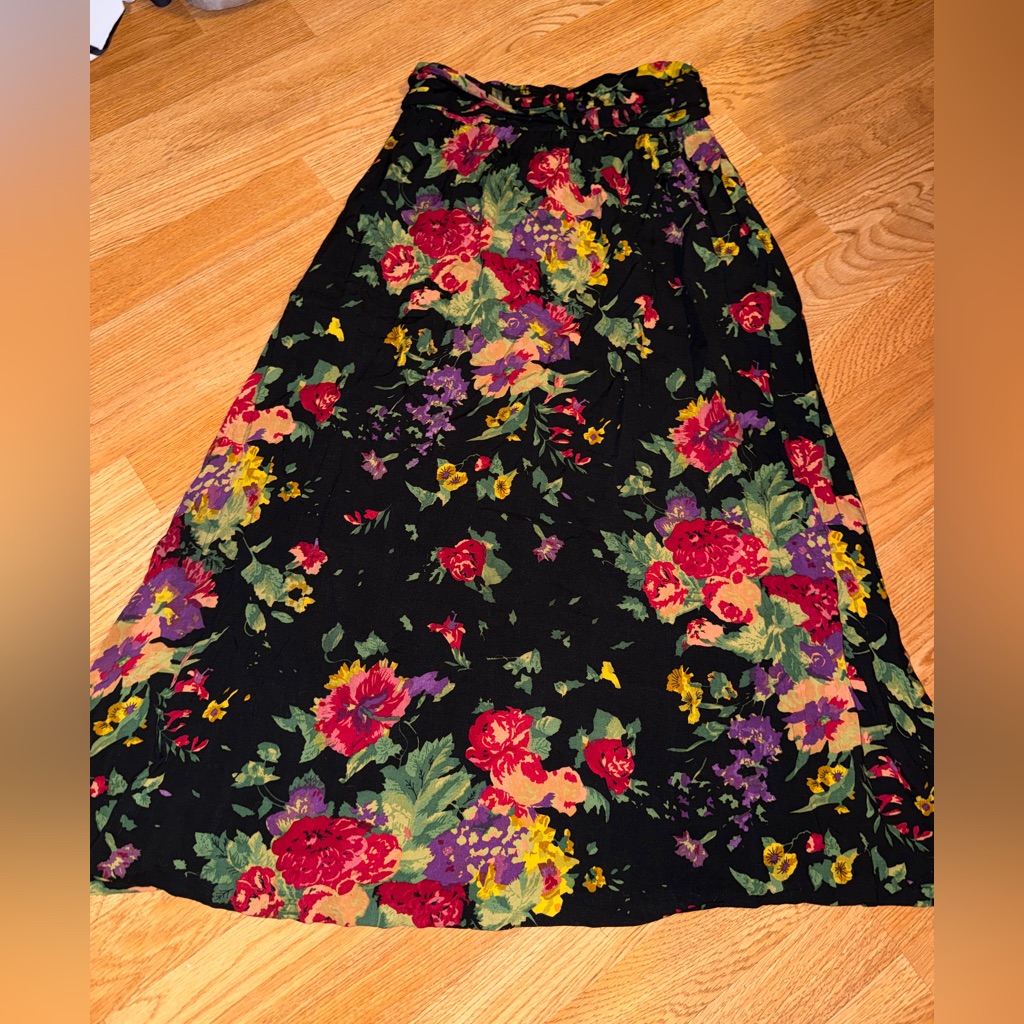 Women’s Vintage Floral Maxi Skirt